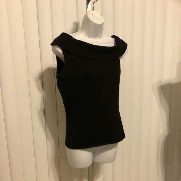 White House Black Market top of silk/spandex - Picture 2 of 5